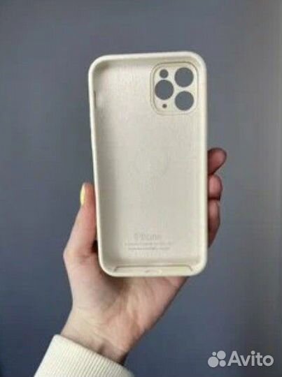 Чехол на айфон 11 бежевый квадратные грани