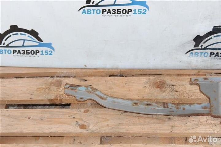 Накладка на рамку радиатора Nissan Primera TP12