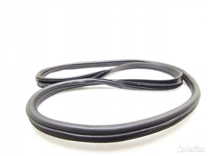 Уплотнитель двери задний правый Land Rover