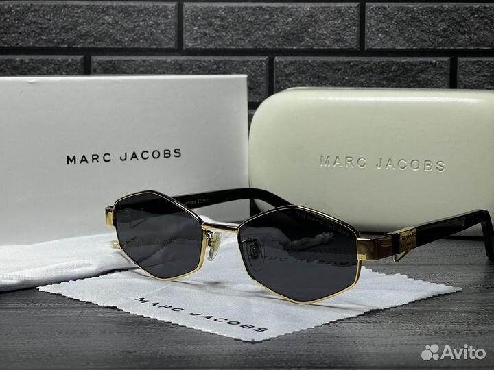 Солнцезащитные очки Marc Jacobs