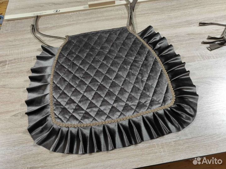 Сидушки на стулья