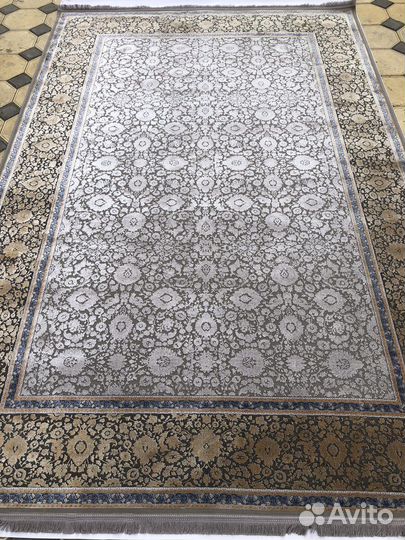 Ковер персидский шелковый 200х300 для зала на пол