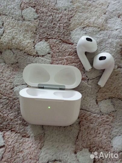 Беспроводные наушники Airpods