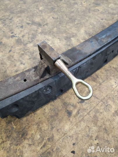 Усилитель бампера Додж Гранд караван Вояджер 4