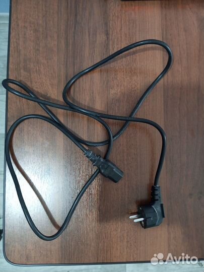 Кабель питания для компьютера и монитора