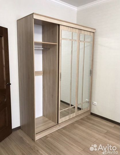 Шкаф купе распашной