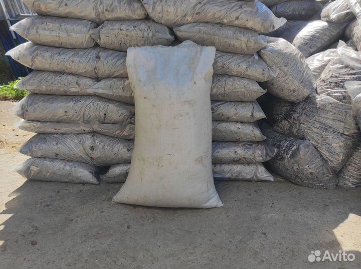 Скорлупа кедрового ореха в мешках