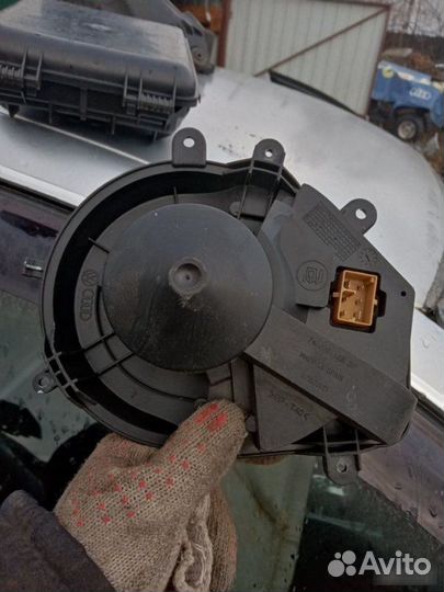 Моторчик печки Volkswagen Passat B5 2001