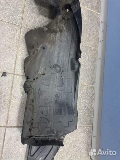 Hyundai i40 868123Z000 подкрылок правый передний