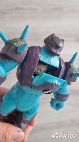 Фигура бен 10 +часы проектор