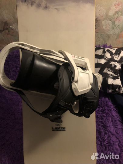 Сноуборд с креплениями