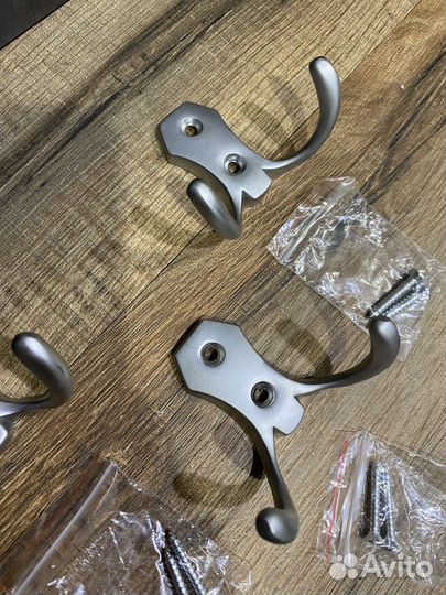 Крючки настенные