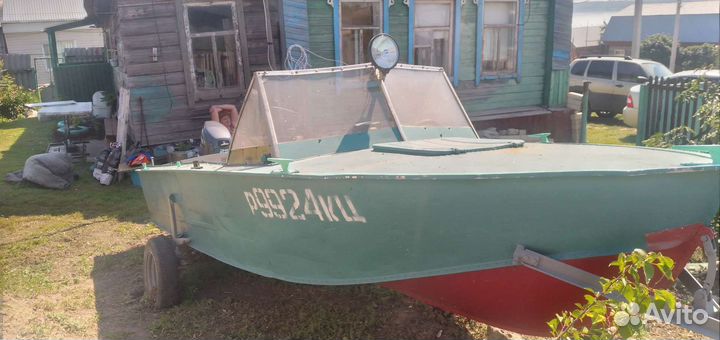 Моторная лодка Прогресс 4