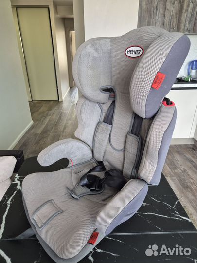Автомобильное детское кресло от 9 до 36 кг