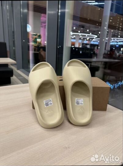 Тапки adidas yeezy slide