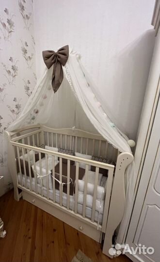 Детская кровать с матрасом и бортиками