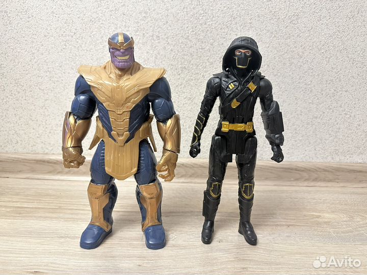 Танос фигурка