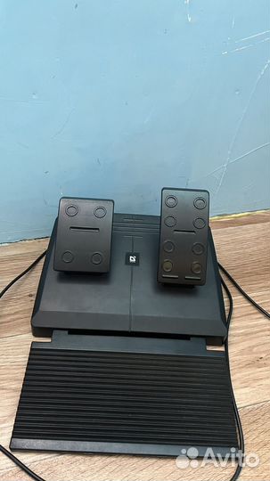 Игровой руль с педалями «Defender»