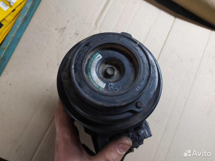 Компрессор кондиционера Mercedes W208 CLK