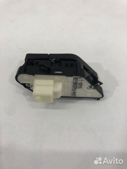Кнопка центрального замка Mercedes-Benz E-Класс