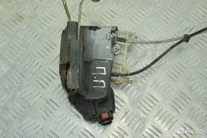 Замок боковой двери передний правый Hyundai