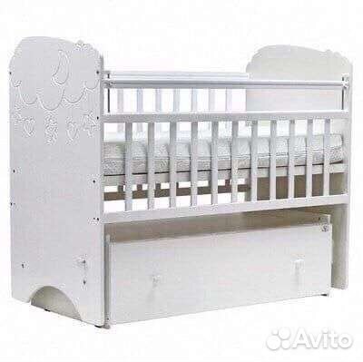 Детская кроватка с поперечным маятником белый