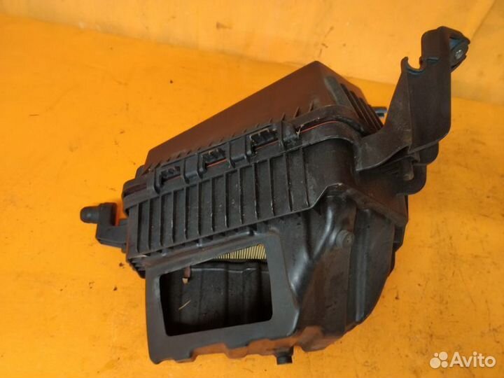 Корпус воздушного фильтра Cadillac Cts 2008