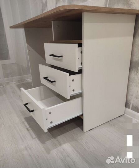 Письменный стол Лайт