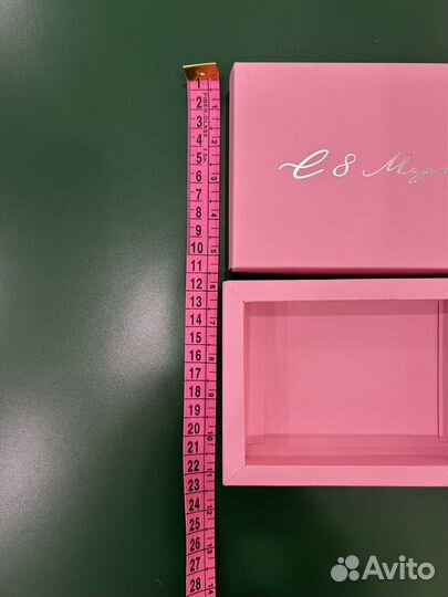 Розовая коробка с 8 марта бу как новая