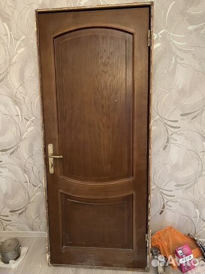 Дверь входная деревянная