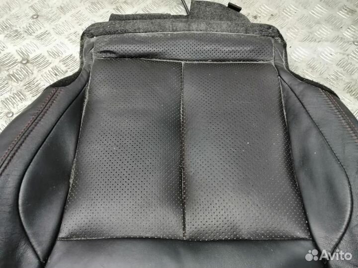 Обшивка переднего сиденья Nissan Juke F15