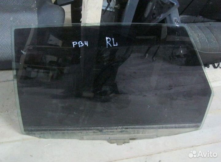Стекло двери задней левой VW Passat B4