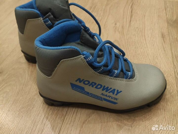 Лыжные ботинки