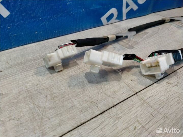 Электропроводка задних фонарей Toyota Cresta