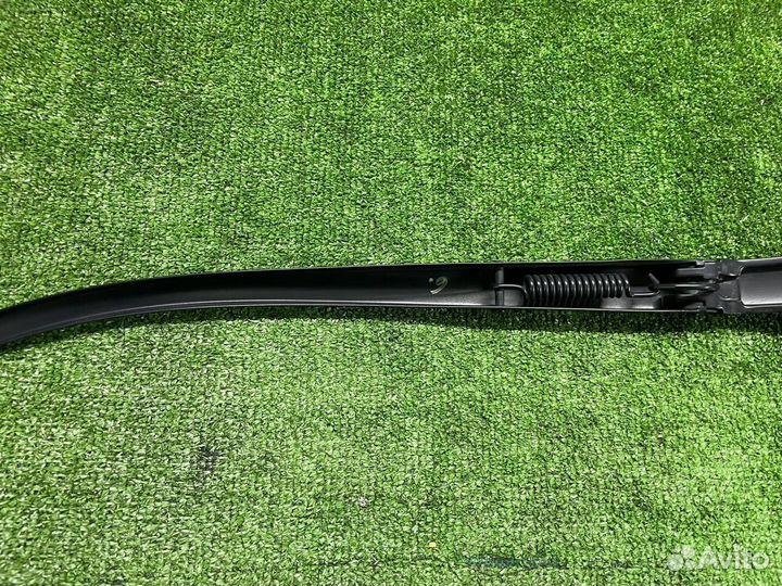 Поводок стеклоочистителя правый Kia Sportage