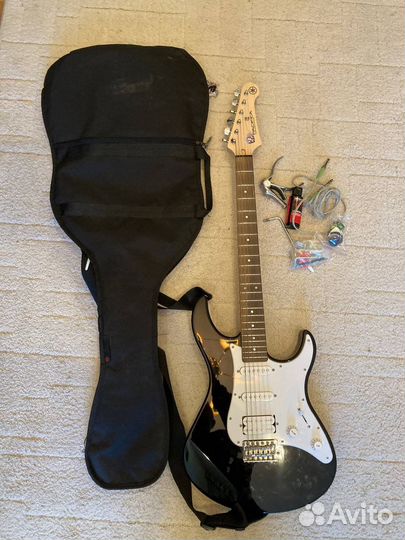 Гитара Yamaha Pacifica 012