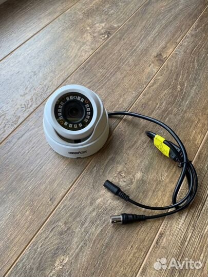 Камера видеонаблюдения купольная