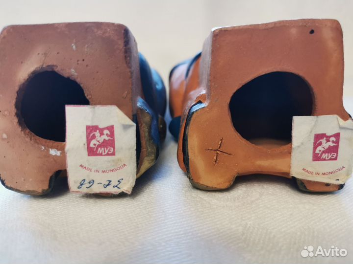 Декоративные фигурки пара Монголов, глина