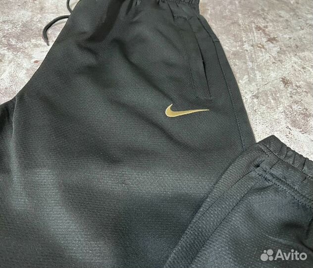 Спортивные костюмы Nike