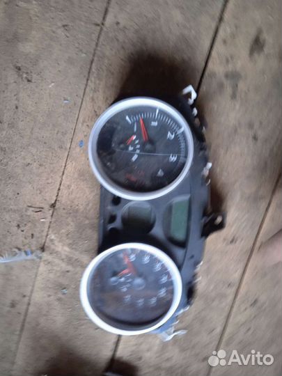 Панель приборов в милях от Рено меган 2