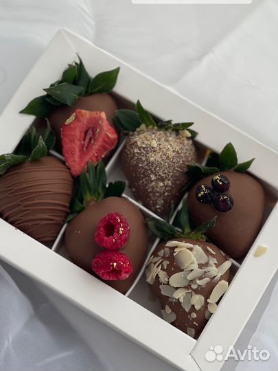 Клубника в шоколаде, макаронс, наборы
