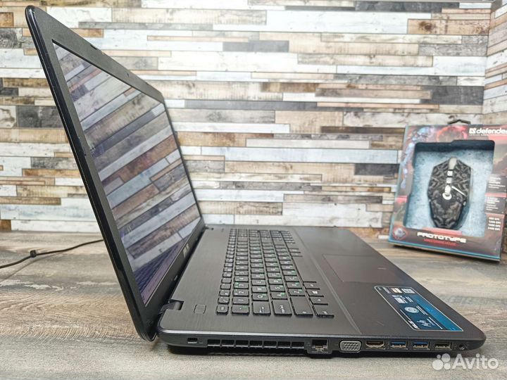 Большой asus 17 на A8-7410/две видеокарты