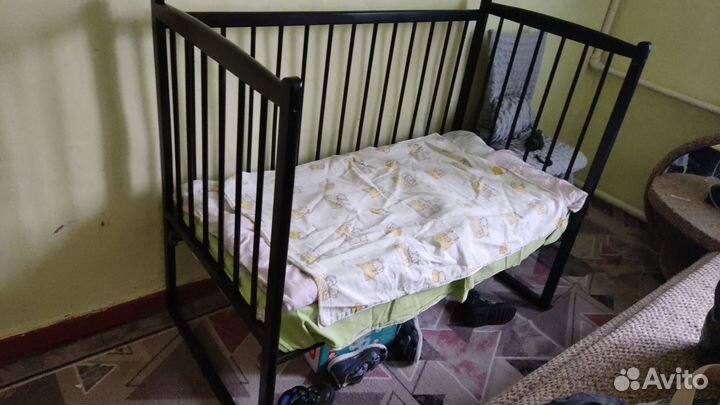 Детская кроватка
