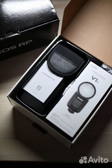 Вспышка Godox V1 Canon