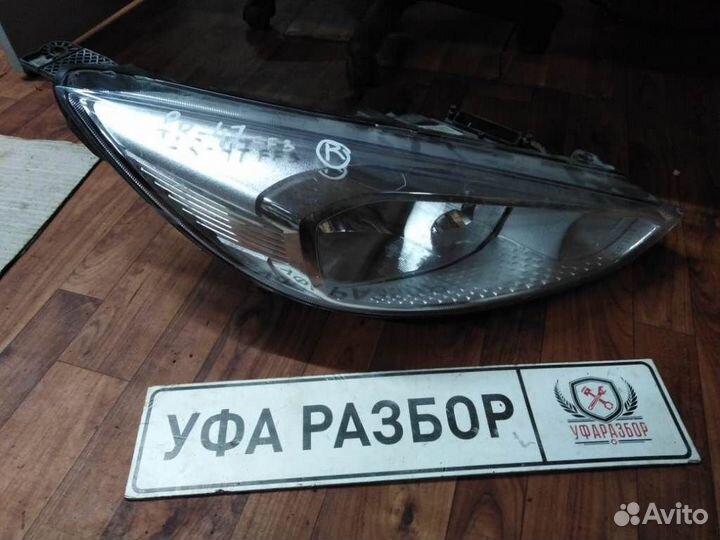 Фара правая Ford Focus III 2015
