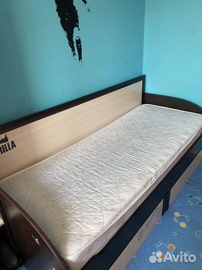 Кровать односпальная с матрасом бу