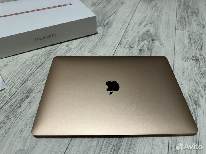 Macbook Air 13-inch/ Apple M1 chip