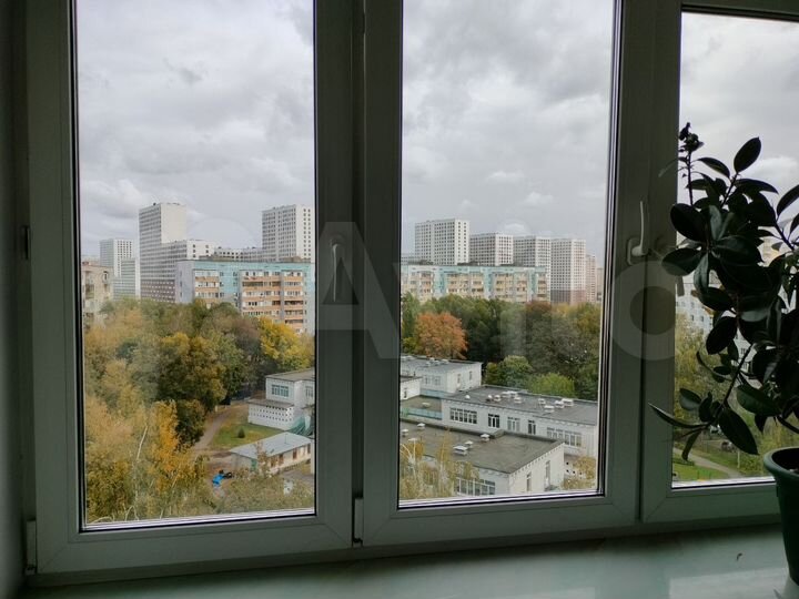 3-к. квартира, 57 м², 9/9 эт.