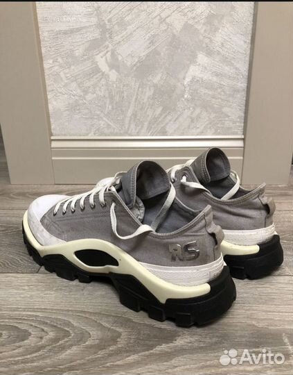 Raf simons detroit runner