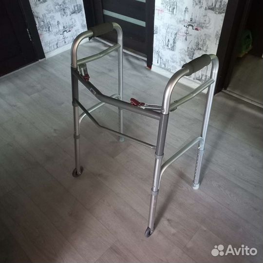 Ходунки для взрослых инвалидов